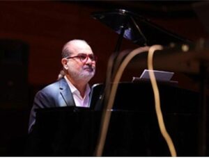 Fatih Erkoç söyledi İzmirliler eşlik etti