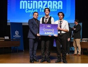 Genç münazırlar, “Bi’ Diyeceğim Var” dedi