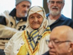 Huzurevi sakinlerine yeni yıl ziyareti