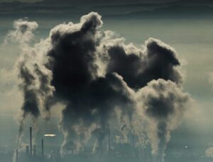 Hydrogen blast at Lyon chemical plant laboratory injures four