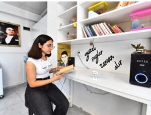 İzmir Büyükşehir öğrencinin yanında