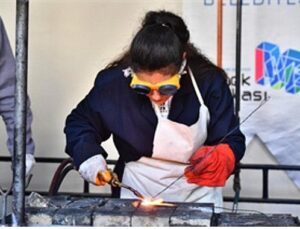 İzmir’in istihdam üssü 2025’te “fabrika” üzere çalıştı