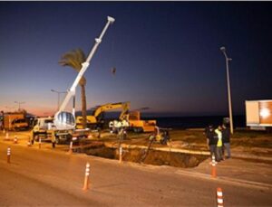 İZSU grupları Güzelbahçe–Narlıdere ana iletim çizgisindeki arızayı giderdi