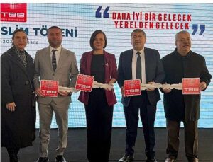 Karabağlar Belediyesi’ne Yeni İş Makinesi Takviyesi