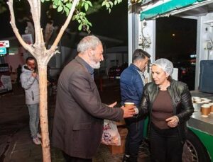 Karşıyaka’da soğuk sabahlara sıcak dokunuş: Çorba ikramı başladı