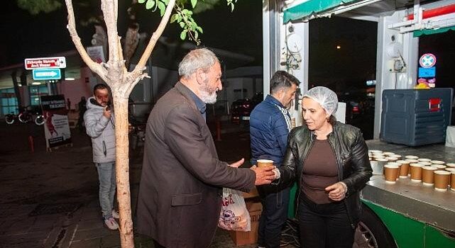 Karşıyaka’da soğuk sabahlara sıcak dokunuş: Çorba ikramı başladı