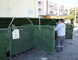 Kemer’de çöp konteynerleri dezenfekte ediliyor