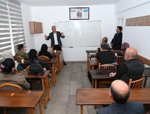 Kurs merkezinde veli toplantısı