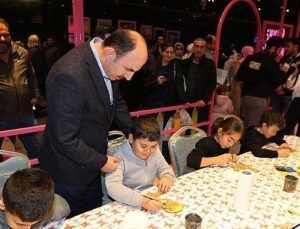 Lider Altay 17. Altın Dokunuşlar Şenliği’nde Ziyaretçilerle ve Çocuklarla Buluştu