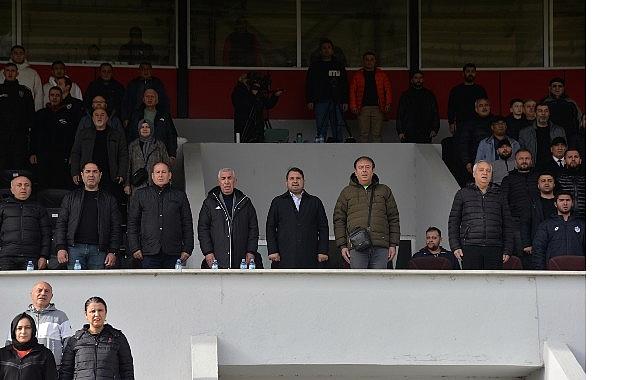 Lider Çırpanoğlu Grubunu Yalnız Bırakmadı