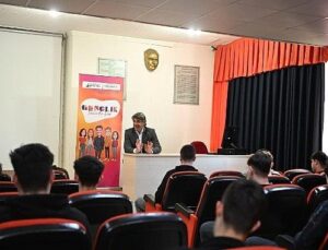 Lider Kocaman “Gençlik Seninle Var” Programında Öğrencilerle Buluştu