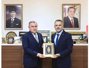 Lider Vekili Akın, Bakanlar ile bir ortaya geldi