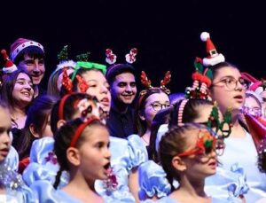 Lüleburgaz Belediyesi korolarından yeni yıl konseri