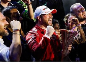 Nissan’dan Formula E Tarihini Yazan Belgesel: “Last to Legends”