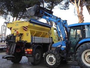 Ödemiş Belediyesi kar ve buzlanma gayretine hazır