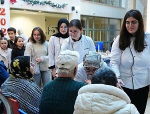 Öğrencilerden Yeni Yıl Öncesi Manalı Sürpriz