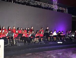 Osmangazi’nin Genç Müzisyenleri Bursalılara Müzik Ziyafeti Sundu