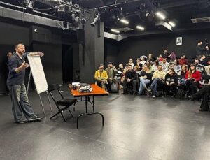 Oyun Yazımı Atölyesi Müellif, Direktör ve Oyuncu Murat Mahmutyazıcıoğlu’nun Atölyesiyle Başladı