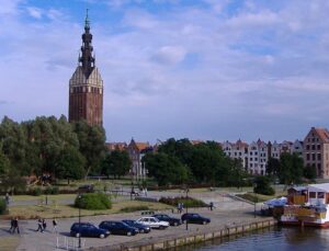 Polish city of Elbląg placed on flood threat alert after rising water levels of River