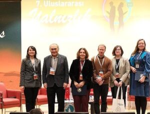 Prof. Dr. Nevzat Tarhan: “Dostluk hissini kaybettiğimiz için yalnızız”