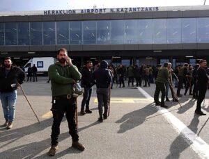 Protesting Greek farmers force their way onto Crete airport tarmac, causing flight suspensions