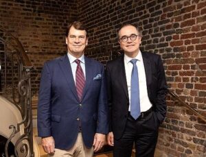 Renault Group ve Ford, Avrupa’da binek ve ticari araçlar için iki uygun fiyatlı elektrikli arabayla başlayan stratejik bir paydaşlık kurdu