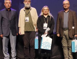 Rıfat Ilgaz’a Saygı Duruşu, Sempozyum Ve Ödül Töreniyle Taçlandı