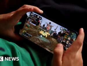 Russia bans Roblox over concerns about safety and extremist content