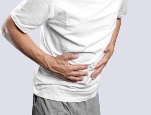 Şiddetli karın ağrısının nedeni divertikülit olabilir