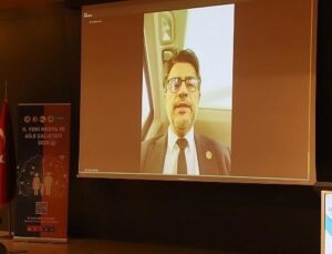 Sofraya bir tabak da telefonlar için…