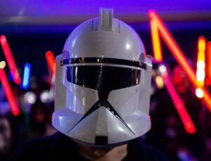 “Star Wars”ı dünyaya tanıtan ilk afiş yaklaşık 3,9 milyon dolara satıldı