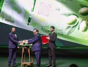 Syria unveils new banknotes removing al-Assad images from currency