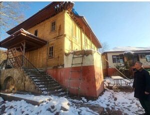 Tarihî Nüzhetiye Camii’nde Onarım Çalışmaları Devam Ediyor