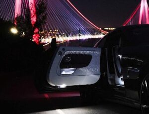 Tarihinin en güçlü Rolls-Royce’u Black Badge Spectre Türkiye sahnesinde