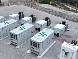 Türkiye’nin İlk Depolamalı Rüzgâr Enerji Santrali’nin Bakanlık Kabulü Gerçekleşti