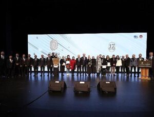 Vali Akın ile Lider Altay 17. Altın Dokunuşlar Şenliği’ni ve Gazze Kermesi’ni Açtı