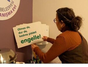 16 Hafta Sürecek Olan Bayanın İnsan Hakları Eğitim Programı Ayvalık’ta Başladı