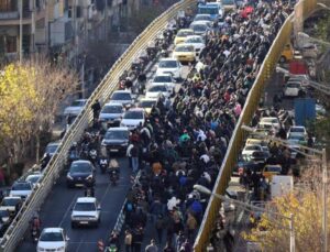 ABD’den İran’daki ekonomik kriz sonrası çıkan protestolara destek