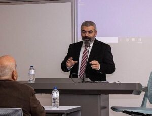 Acıbadem Üniversitesi’nde Düzenlenen Sempozyumda Sanal Kumar Bağımlılığı Ele Alındı