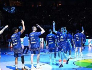 Anadolu Efes, EuroLeague’in ikinci yarısının birinci maçında Paris Basketball’u ağırlıyor