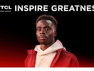 Arsenal’in yıldız futbolcusu Bukayo Latife, TCL’in yeni marka elçisi oldu