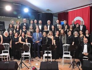 ASEV TSM Korosu Şekip Ayhan Özışık Yapıtlarıyla Sahne Aldı