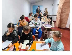 Bayan ve Çocuk Dayanışma Merkezi’nde İngilizce Derslerine Ağır İlgi