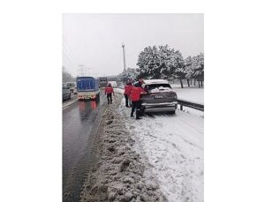 Bayrampaşa’da kar seferberliği: Gruplar 7/24 alanda