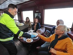 Bergama vapuru Konaklı bayanları konuk etti