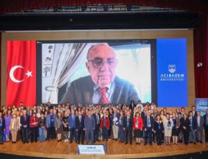 Bilim, Teknoloji ve Empatiyle Yeni Nesil Doktorlar Sahneye Çıkıyor