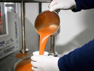 Bornova’da soğuk günlere karşı sıcak dayanışma