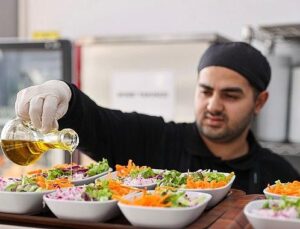 Buca’da dayanışma sofrası büyüyor