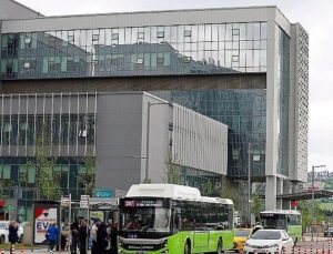 Büyükşehir, Şehir Hastanesi için ulaşım ağını genişletti: 14 yeni, direkt çizgi ile direkt ulaşım