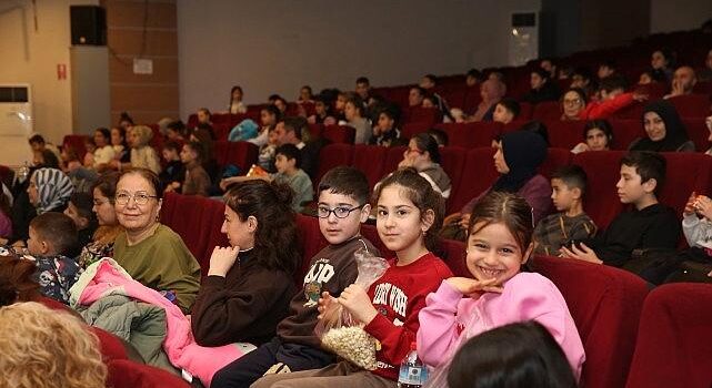 Çiğli’de Sömestr Tatili Sinemayla Şenlendi: 7 Bin 500 Çocuk Beyaz Perdeyle Buluştu